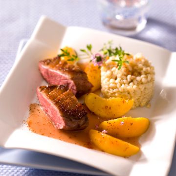 Magret de canard aux pêches fraîches Magret de canard aux pêches fraîches