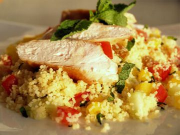 Taboulé au poulet, concombre et menthe fraîche Taboulé au poulet, concombre et menthe fraîche