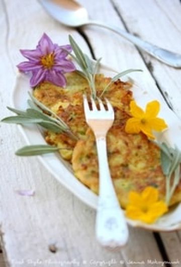 Galettes de courgette, pommes de terre et sauge fraiche sans gluten Galettes de courgette, pommes de terre et sauge fraiche sans gluten