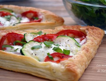 Feuilletés aux courgettes, tomates et mozzarella, facile Feuilletés aux courgettes, tomates et mozzarella, facile