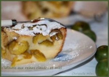 Clafoutis aux reines claudes et miel