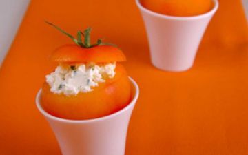 Tomates au chèvre frais et à la ciboulette Tomates au chèvre frais et à la ciboulette
