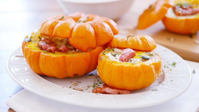 Mini-courge farcie en oeuf cocotte Mini-courge farcie en oeuf cocotte