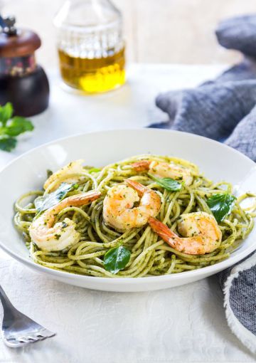 Pâtes aux crevettes, crème fraîche et sauce pesto Pâtes aux crevettes, crème fraîche et sauce pesto