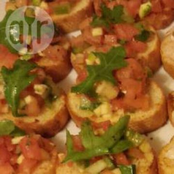 Bruschetta de tomate et courgette Bruschetta de tomate et courgette