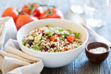 Salade de quinoa à la tomate Salade de quinoa à la tomate