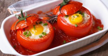 Recette de Œufs en cocotte de tomate allégée Recette de Œufs en cocotte de tomate allégée