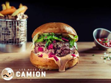 Burger bœuf et cheddar gourmand et rapide Burger bœuf et cheddar gourmand et rapide