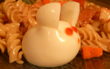 Salade de pâtes, surimi et saumon fumé Salade de pâtes, surimi et saumon fumé