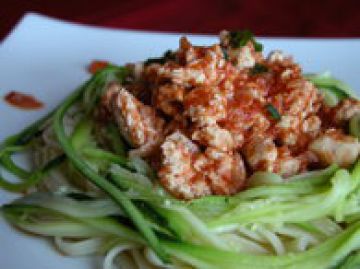Spaghettis de courgettes et leur hachis de dinde Spaghettis de courgettes et leur hachis de dinde
