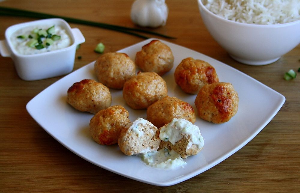 Boulettes de poulet tandoori et sauce raita au concombre Boulettes de poulet tandoori et sauce raita au concombre
