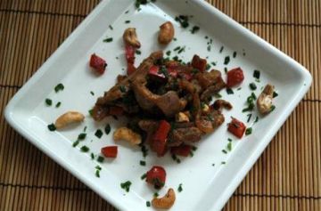 Agneau sauté au poivron rouge et aux noix de cajou