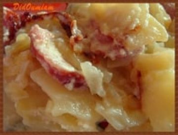 Gratin de pommes de terre à la saucisse de Morteau Gratin de pommes de terre à la saucisse de Morteau