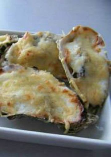 Huîtres gratinées sur fondue de poireau Huîtres gratinées sur fondue de poireau