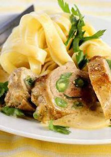 Escalopes de veau roulées aux haricots verts et tagliatelles Escalopes de veau roulées aux haricots verts et tagliatelles