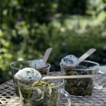 Verrines de courgettes et fromage blanc aux herbes Verrines de courgettes et fromage blanc aux herbes