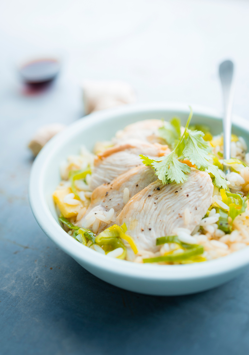 Suprême de volaille vapeur et riz pilaf au poireau et à la coriandre Suprême de volaille vapeur et riz pilaf au poireau et à la coriandre