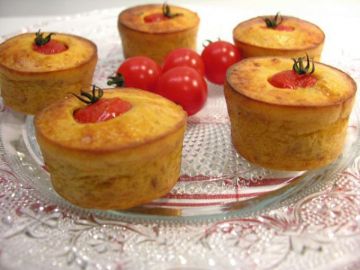 Moelleux à la tomate cerise et aux tomates séchées