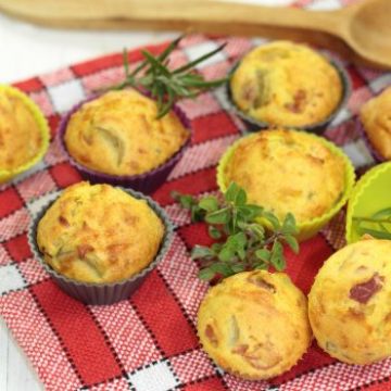 Petits cakes ronds au chèvre et aux lardons Petits cakes ronds au chèvre et aux lardons