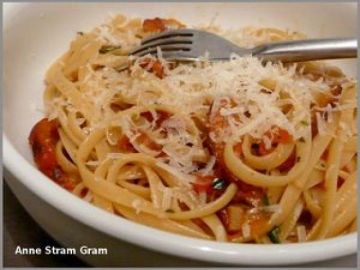 Linguine aux poivrons et à l'ail Linguine aux poivrons et à l'ail