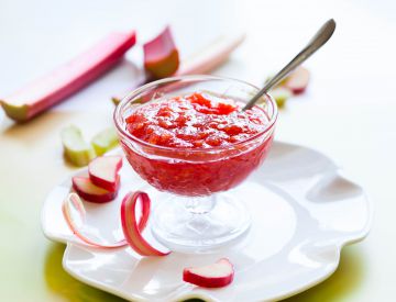 Compote de rhubarbe, framboises, miel et menthe