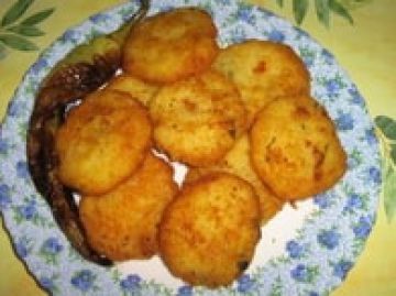 Beignets de pomme de terre à l'ail et aux herbes Beignets de pomme de terre à l'ail et aux herbes