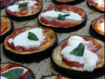Aubergines grillées, tomates et mozzarella Aubergines grillées, tomates et mozzarella