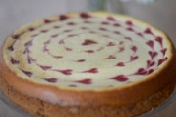 Cheesecake aux petits coeurs de framboise