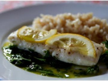 Papillottes de cabillaud au citron, sauce aux herbes Papillottes de cabillaud au citron, sauce aux herbes