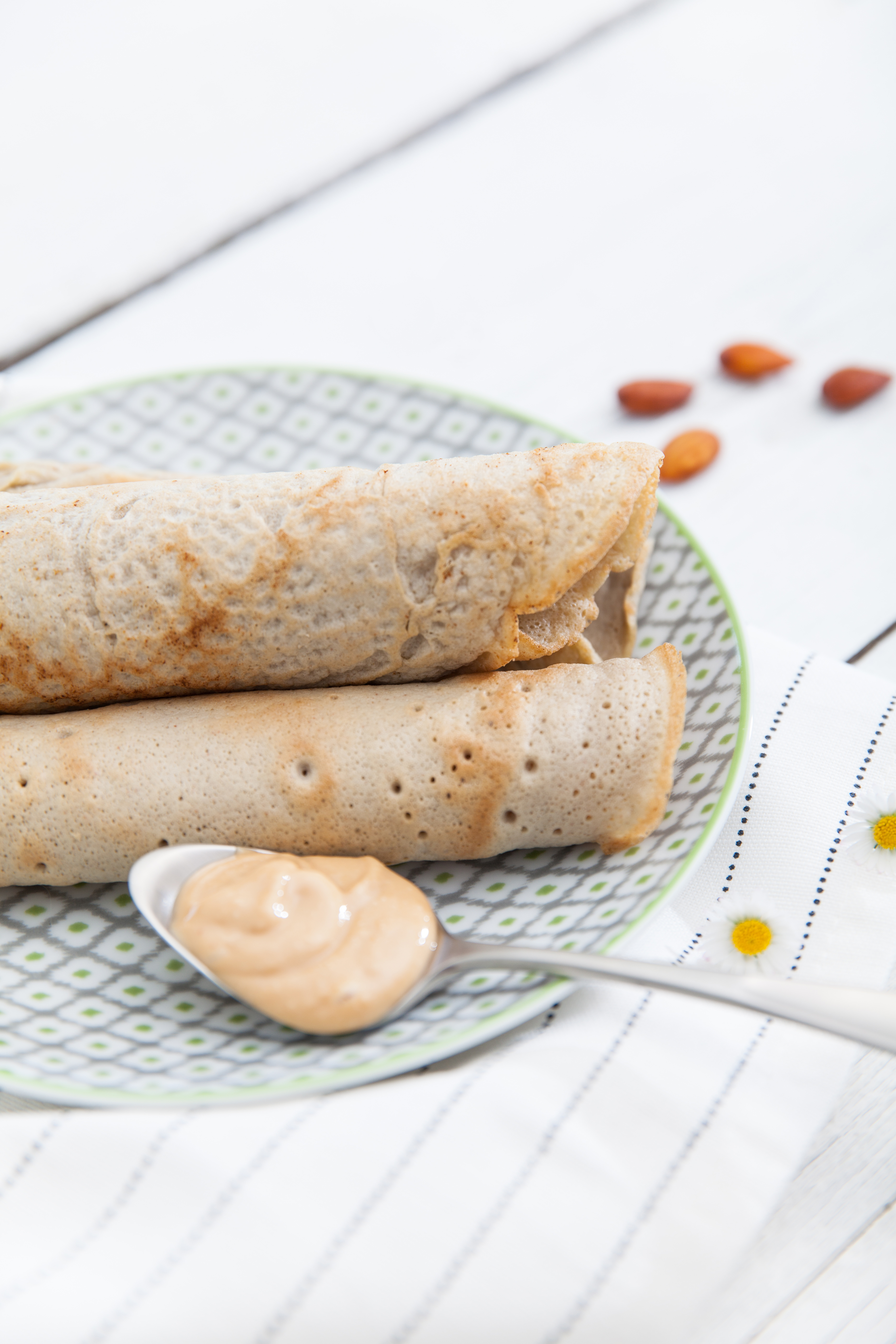 Crêpes de sarrasin et purée d’amandes Crêpes de sarrasin et purée d’amandes