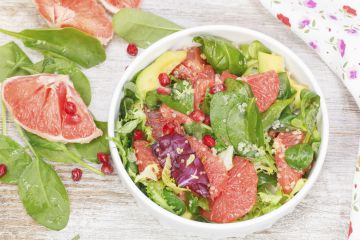 Salade d'avocats et pamplemousses aux crevettes Salade d'avocats et pamplemousses aux crevettes