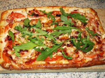 Pizza au chèvre, miel et noix Pizza au chèvre, miel et noix