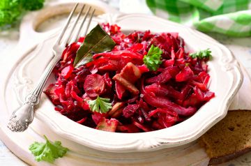 Pommes de terre vitelottes et chou rouge au bacon Pommes de terre vitelottes et chou rouge au bacon