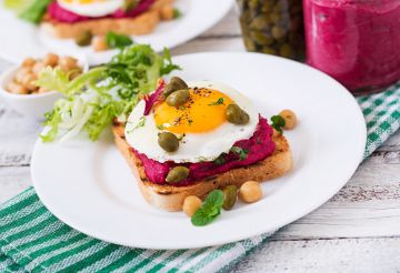 Croque madame betterave et ricotta à la menthe Croque madame betterave et ricotta à la menthe
