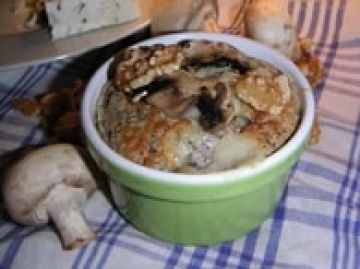 Soufflé aux champignons et au roquefort