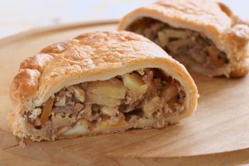 Cornish pasties (chaussons irlandais à la viande et légumes) Cornish pasties (chaussons irlandais à la viande et légumes)