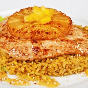 Poulet au lait de coco et ananas en cocotte Poulet au lait de coco et ananas en cocotte