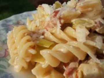 Tortis à la fondue de poireaux façon carbonara Tortis à la fondue de poireaux façon carbonara