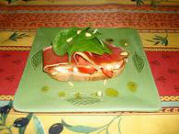 Brushetta jambon comté pignon Brushetta jambon comté pignon