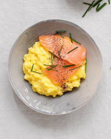 Oeufs brouillés au saumon Oeufs brouillés au saumon