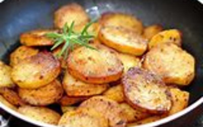 Pommes de terre sautées, dorées et croustillantes Pommes de terre sautées, dorées et croustillantes