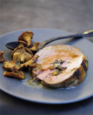 Gigot d'agneau farci et girolles Gigot d'agneau farci et girolles