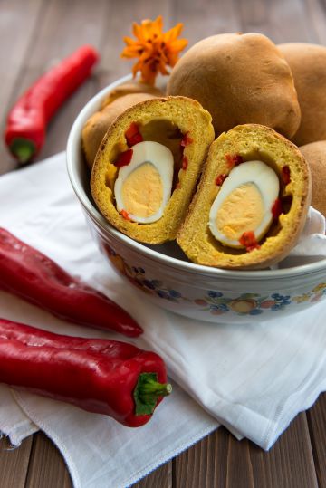 Egg boat bun au piment Egg boat bun au piment