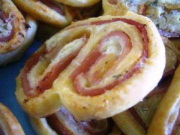 Palmiers au jambon et fromage frais aux herbes Palmiers au jambon et fromage frais aux herbes