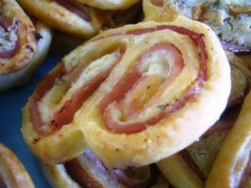 Palmiers au jambon et fromage frais aux herbes