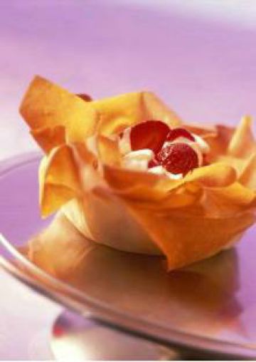 Coupelles en pâte filo à la crème fraîche et aux fraises Coupelles en pâte filo à la crème fraîche et aux fraises