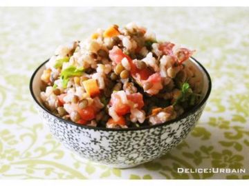 Salade de riz complet et de lentilles vertes Salade de riz complet et de lentilles vertes
