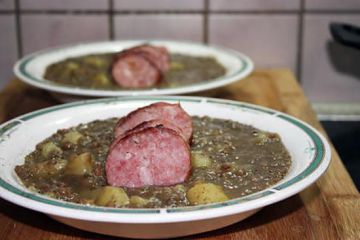Lentilles au citron, saucisse de Morteau Lentilles au citron, saucisse de Morteau