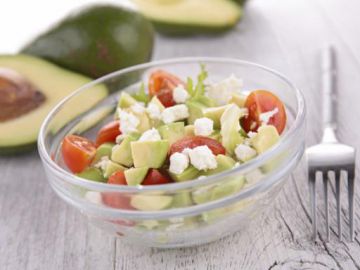 Salade sucrée-salée à la feta et à l'avocat