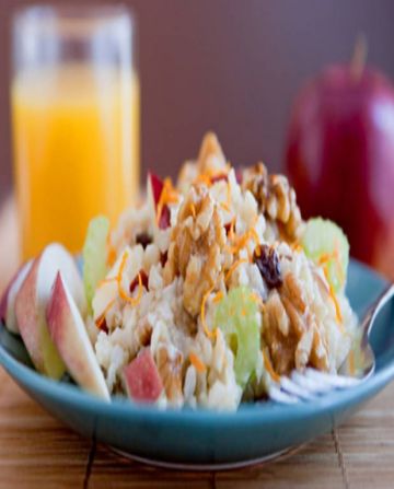 Salade de riz aux poires et roulades de jambon au céleri Salade de riz aux poires et roulades de jambon au céleri